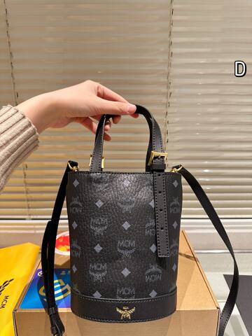 MCM Monogram 18x12cm shoulder bag 1 1 Replica