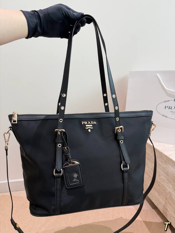 Prada Black shoulder bag — AAA Quality Replica