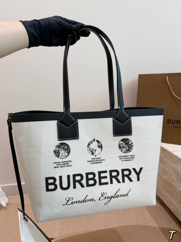 Burberry Black shoulder bag — AAA Quality Replica