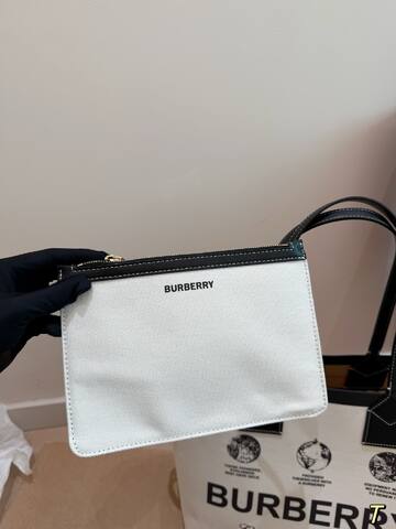 Burberry Black shoulder bag AAA Quality Replica