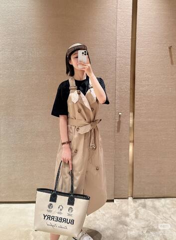 Burberry Black shoulder bag 1 1 Replica