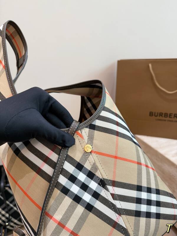 Burberry Brown shoulder bag — Premium Replica