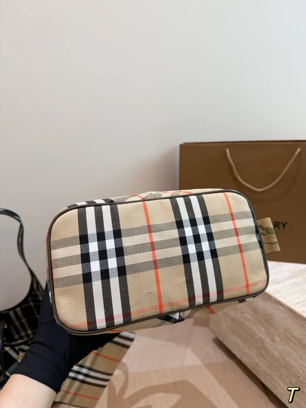 Burberry Brown shoulder bag — Premium Replica