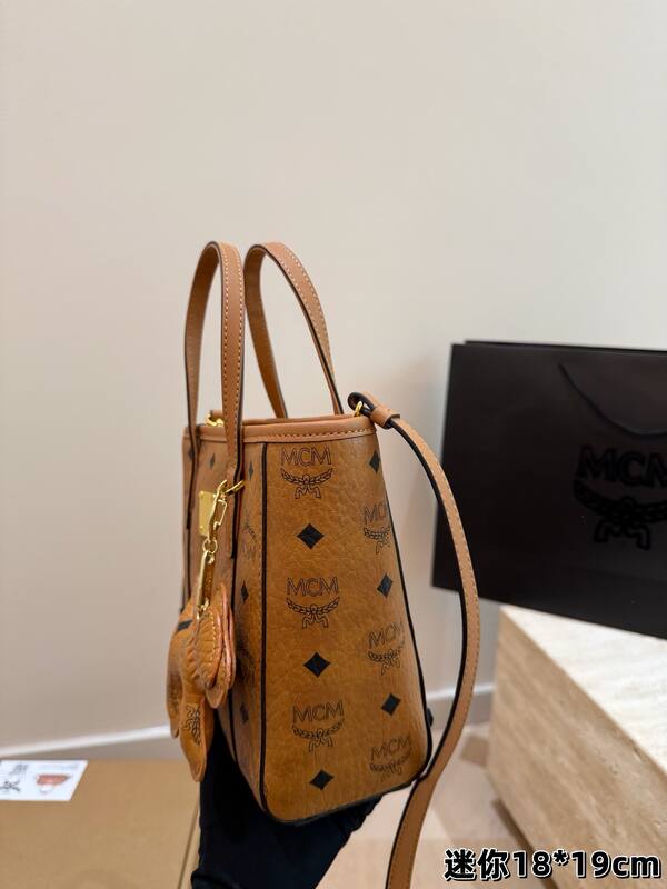 MCM Toni Cognac Visetos 18*19cm tote bag — Premium Replica