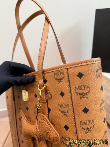 MCM Toni Visetos 19x16cm shoulder bag AAA Quality Replica