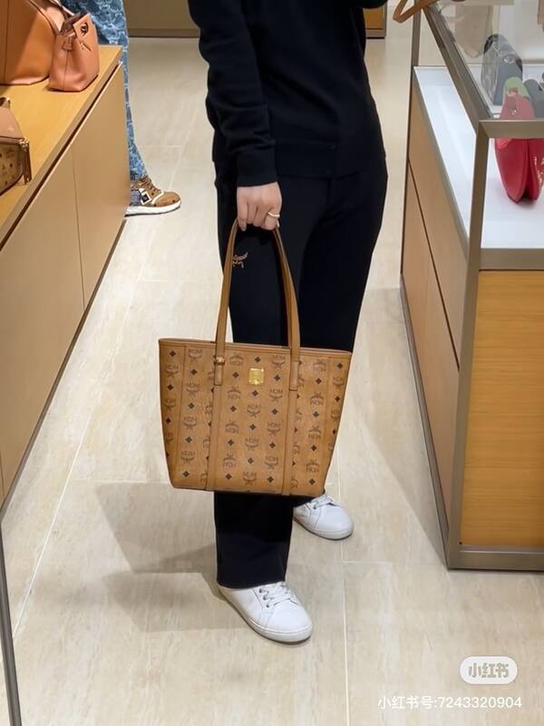 MCM Toni Visetos shoulder bag — Top Quality Replica