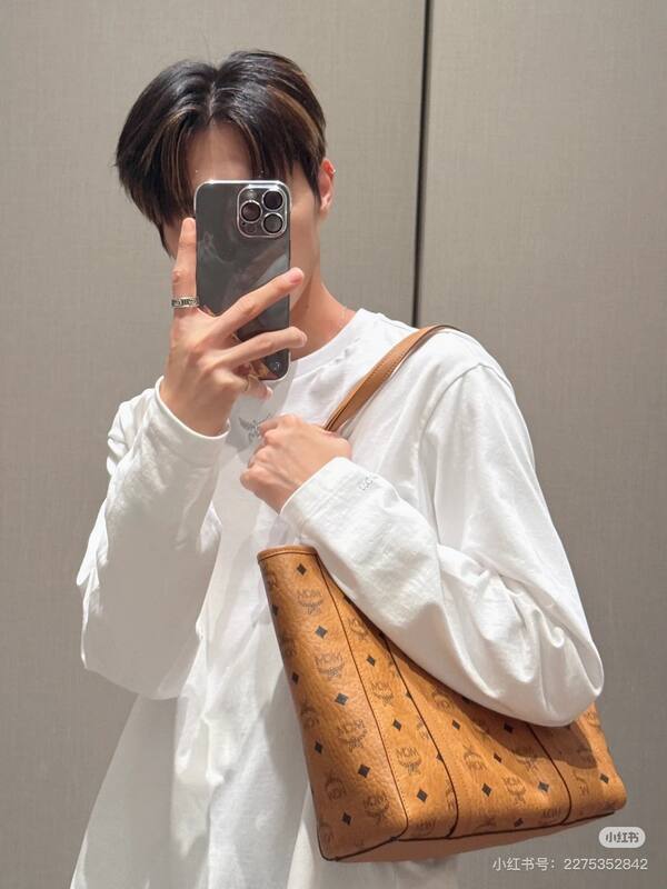 MCM Toni Visetos shoulder bag — Top Quality Replica