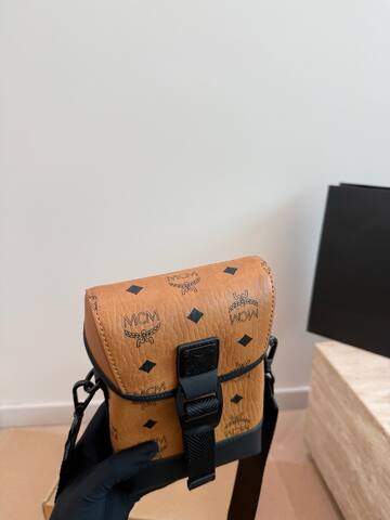 MCM Visetos 18x12cm shoulder bag 1 1 Replica
