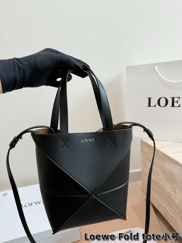 Loewe Calfskin 25x18x10cm shoulder bag — 1:1 Replica