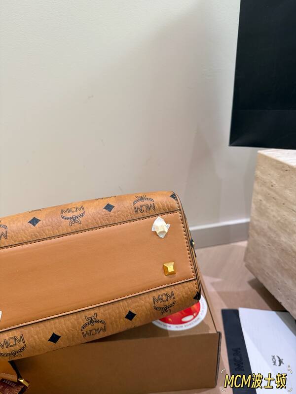 MCM Monogram 25x18x10cm shoulder bag — AAA Quality Replica