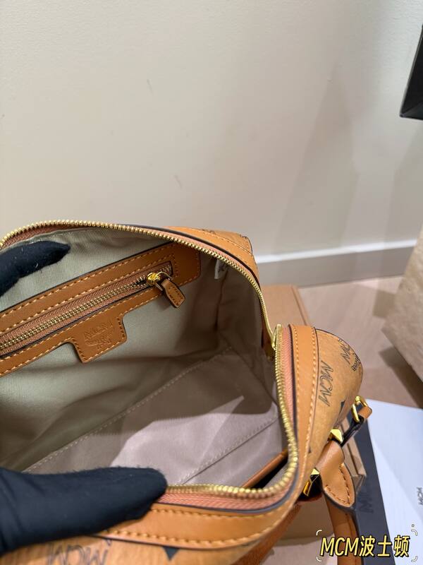MCM Monogram 25x18x10cm shoulder bag — AAA Quality Replica
