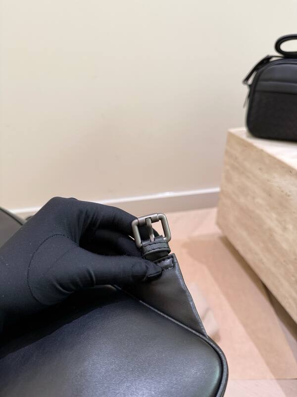 Bottega Veneta Black shoulder bag — AAA Quality Replica