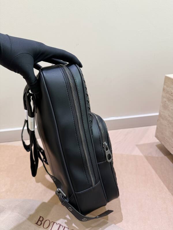 Bottega Veneta Black shoulder bag — Premium Replica