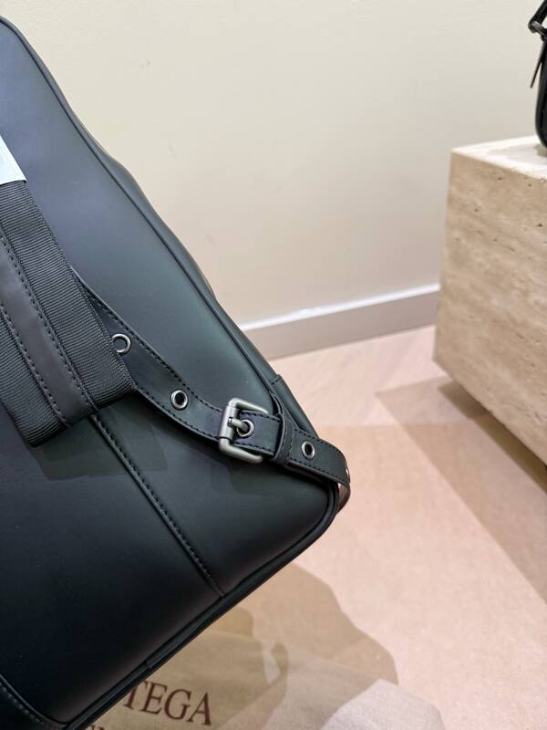 Bottega Veneta Black shoulder bag — Premium Replica