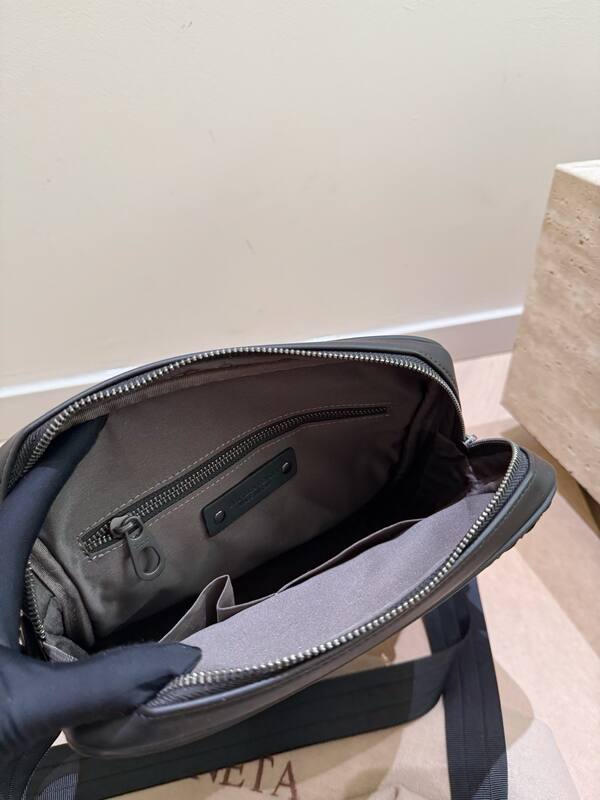 Bottega Veneta Black shoulder bag — AAA Quality Replica