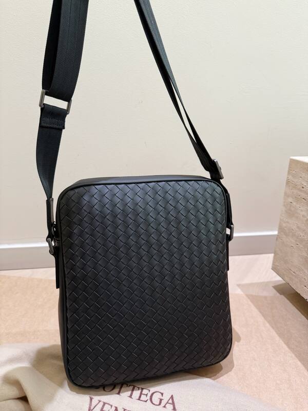 Bottega Veneta Black shoulder bag — AAA Quality Replica