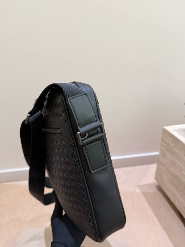 Bottega Veneta Black shoulder bag — AAA Quality Replica