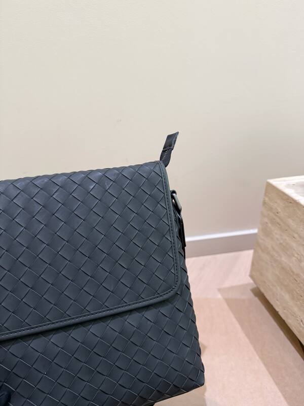 Bottega Veneta Black shoulder bag — Top Quality Replica