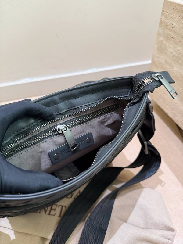 Bottega Veneta Black shoulder bag — Top Quality Replica