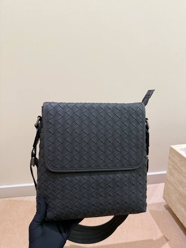 Bottega Veneta Black shoulder bag — Top Quality Replica