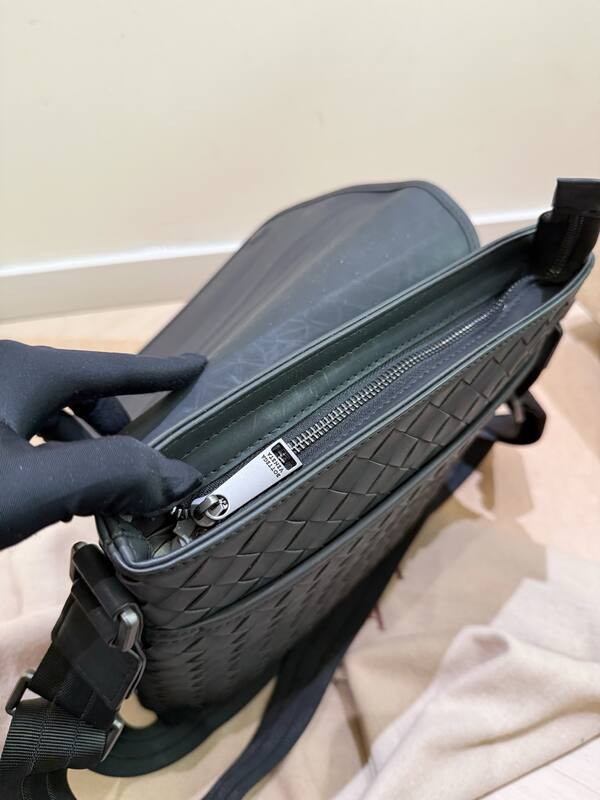 Bottega Veneta Black shoulder bag — Top Quality Replica