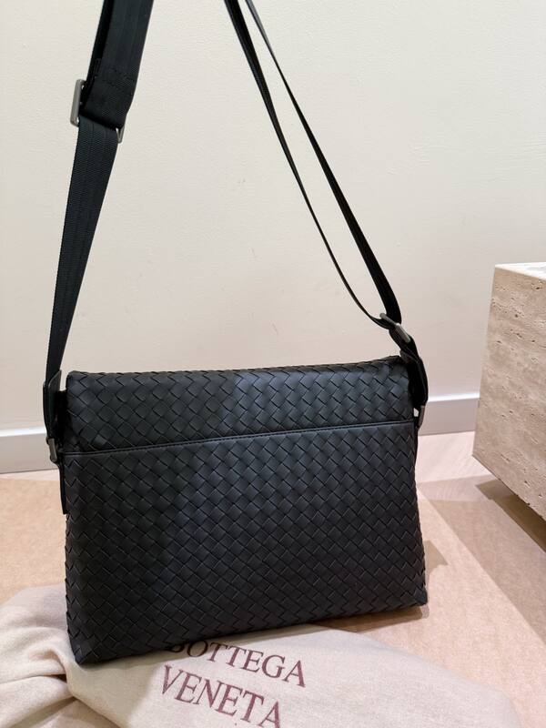 Bottega Veneta Black shoulder bag — AAA Quality Replica