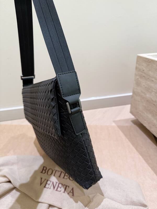 Bottega Veneta Black shoulder bag — AAA Quality Replica