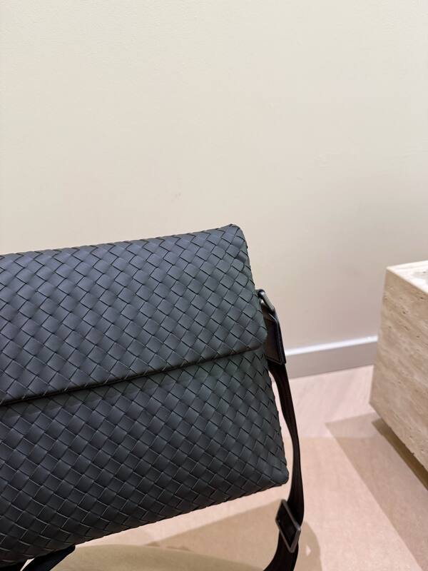 Bottega Veneta Black shoulder bag — AAA Quality Replica