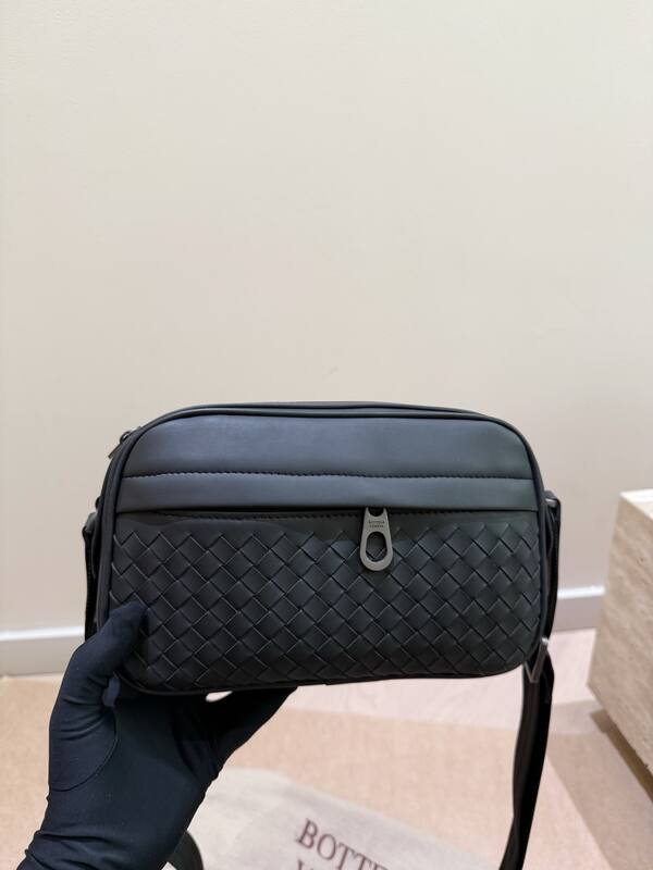 Bottega Veneta Black shoulder bag — 1:1 Replica