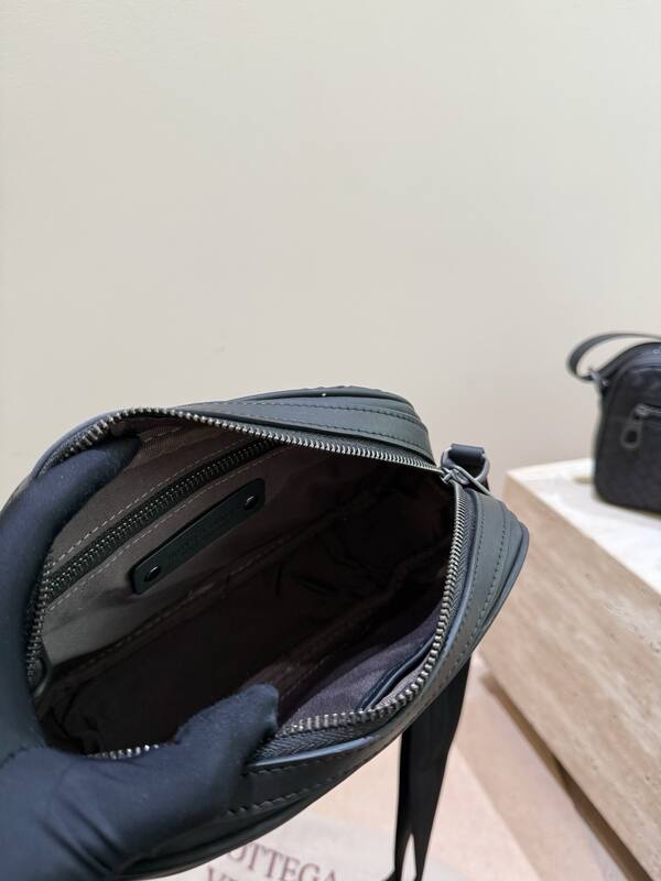 Bottega Veneta Black shoulder bag — 1:1 Replica