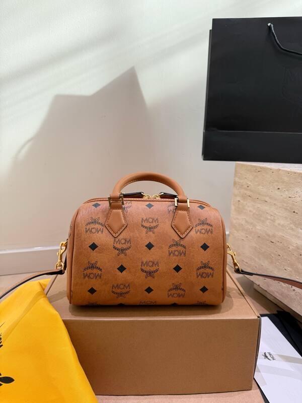 MCM Monogram 25x18x10cm shoulder bag — 1:1 Replica