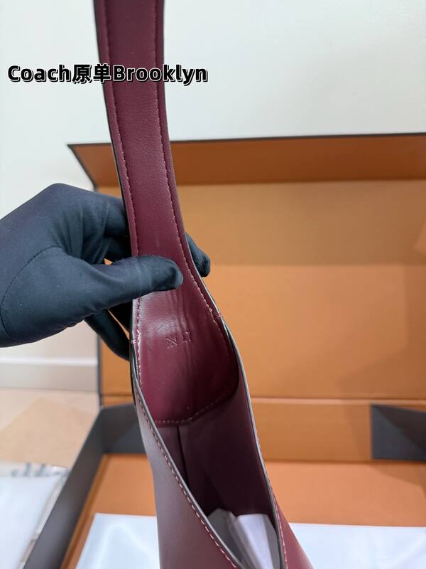 Coach shoulder bag — Top Quality Replica