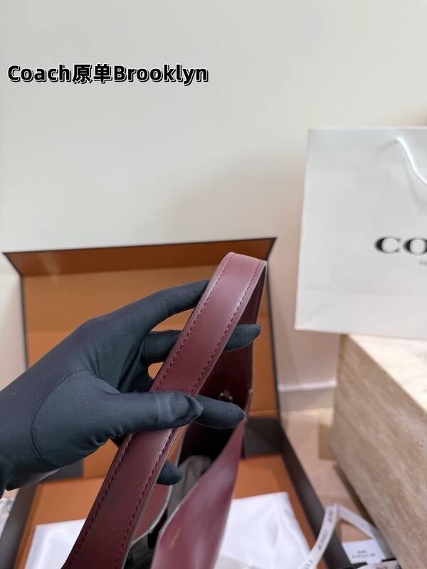 Coach shoulder bag — Top Quality Replica