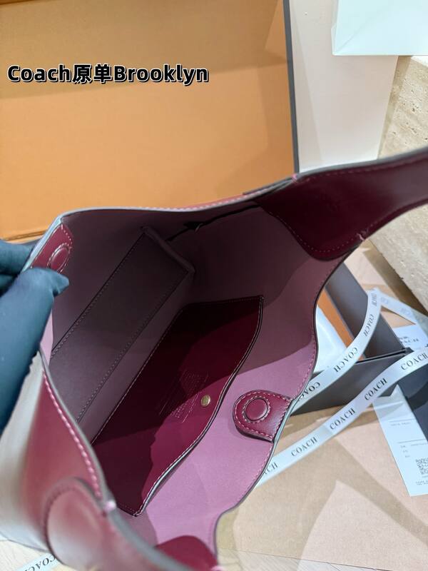 Coach shoulder bag — Top Quality Replica