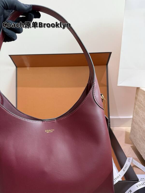 Coach shoulder bag — Top Quality Replica
