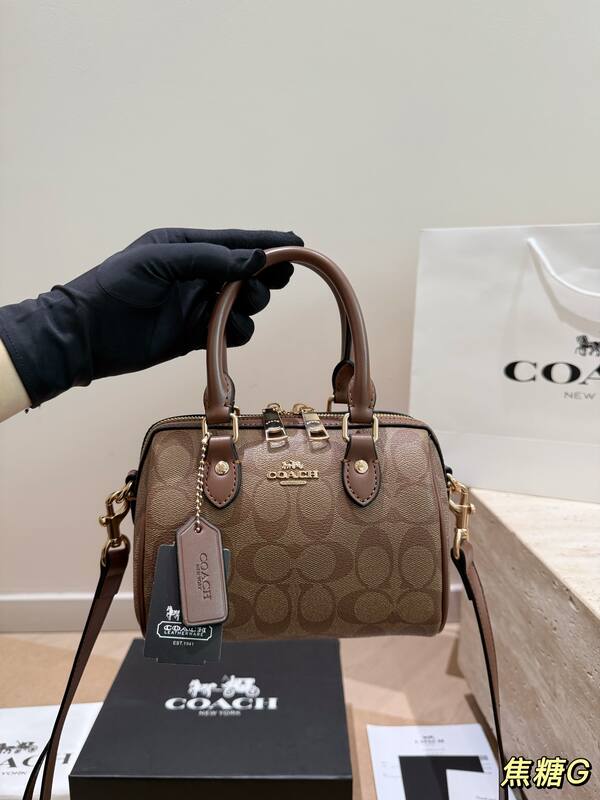 Coach Monogram shoulder bag — 1:1 Replica