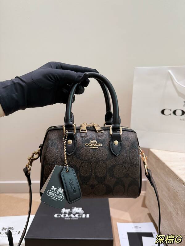 Coach Monogram shoulder bag — 1:1 Replica
