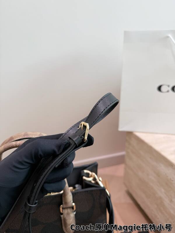 Coach Monogram 25x18x10cm shoulder bag — Premium Replica