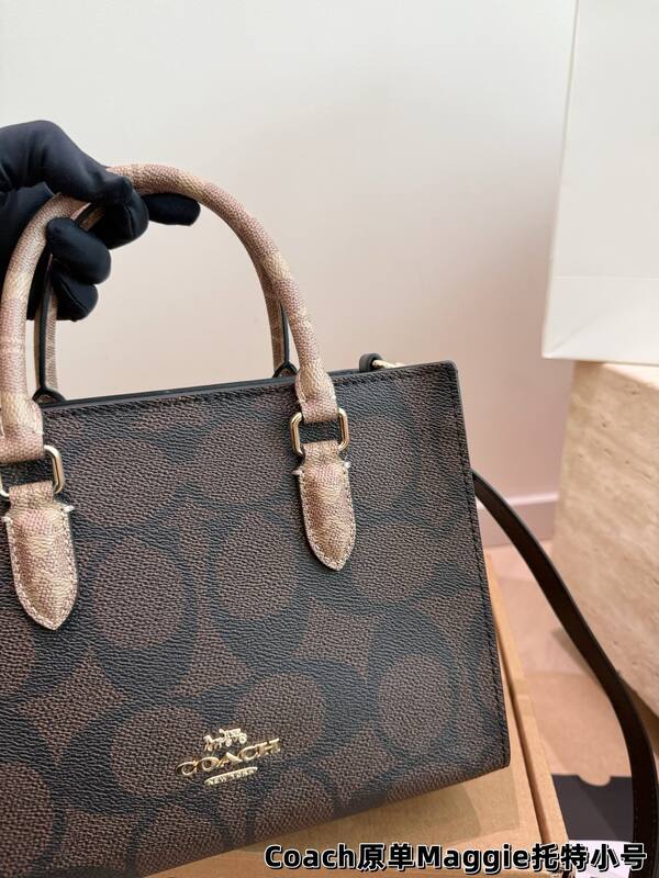 Coach Monogram 25x18x10cm shoulder bag — Premium Replica
