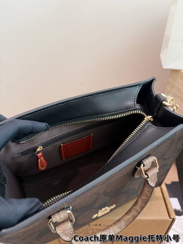 Coach Monogram 25x18x10cm shoulder bag — Premium Replica