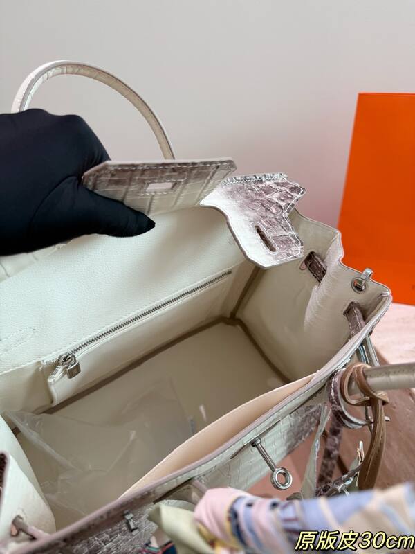 Hermes Birkin White and taupe croc-embossed leather everyday — Top Quality Replica