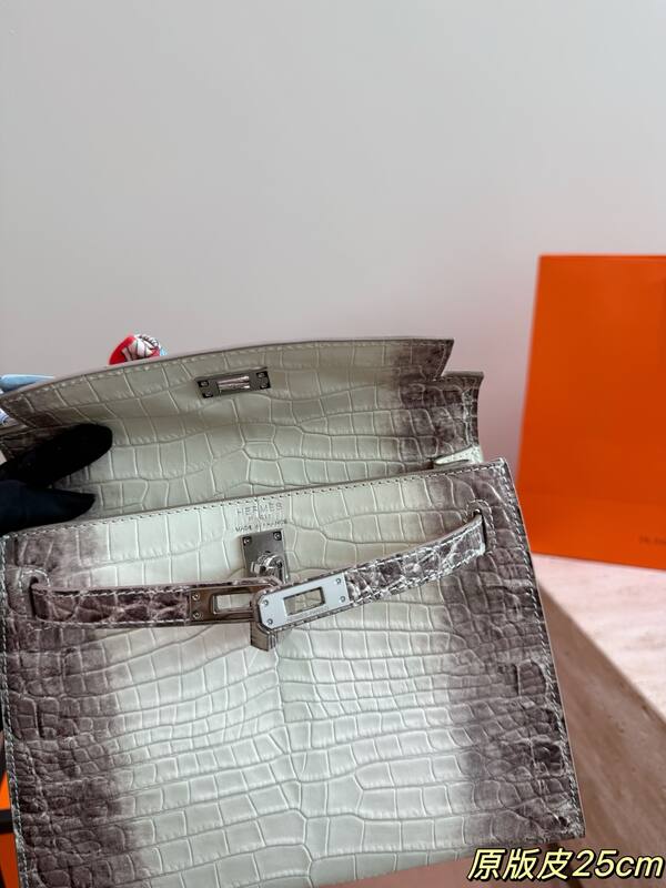 Hermes Kelly 28 White and gray crocodile-embossed shoulder — Premium Replica