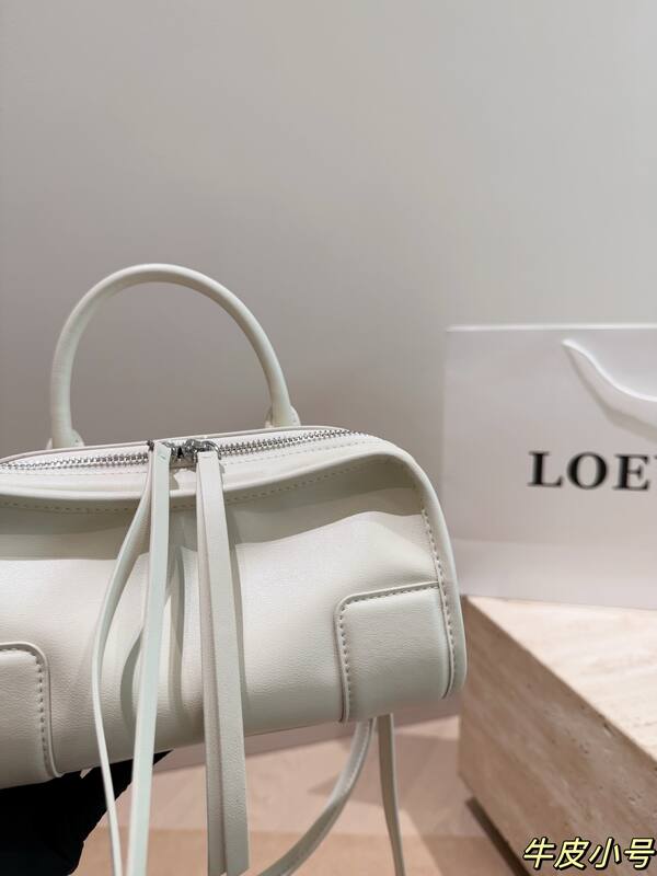 Loewe White 25x18x10cm shoulder bag — AAA Quality Replica