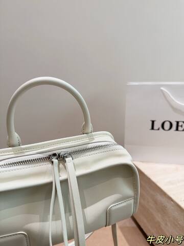 Loewe White 25x18x10cm shoulder bag AAA Quality Replica