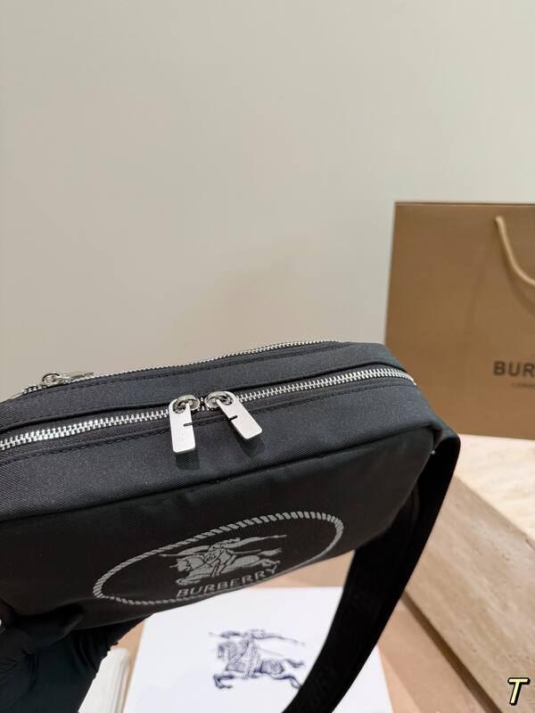 Burberry Black shoulder bag — Top Quality Replica