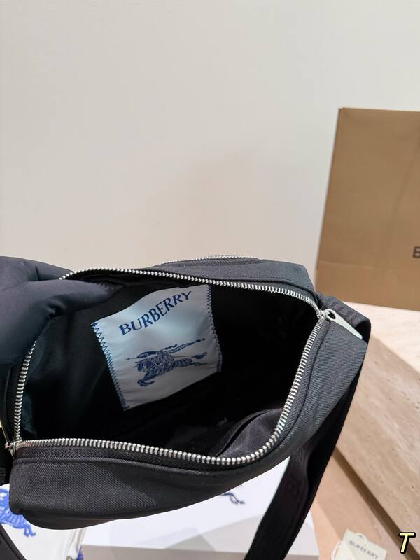 Burberry Black shoulder bag — Top Quality Replica