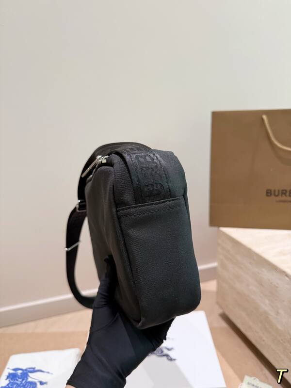 Burberry Black shoulder bag — Top Quality Replica
