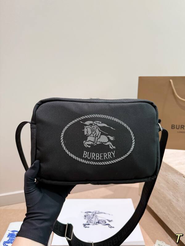 Burberry Black shoulder bag — Top Quality Replica