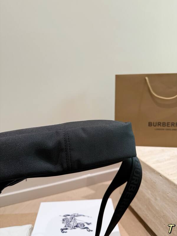 Burberry Black shoulder bag — Top Quality Replica