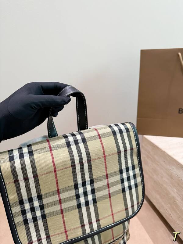 Burberry Black shoulder bag — Premium Replica
